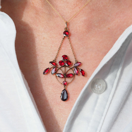 Art Nouveau Garnet Pendant Necklace