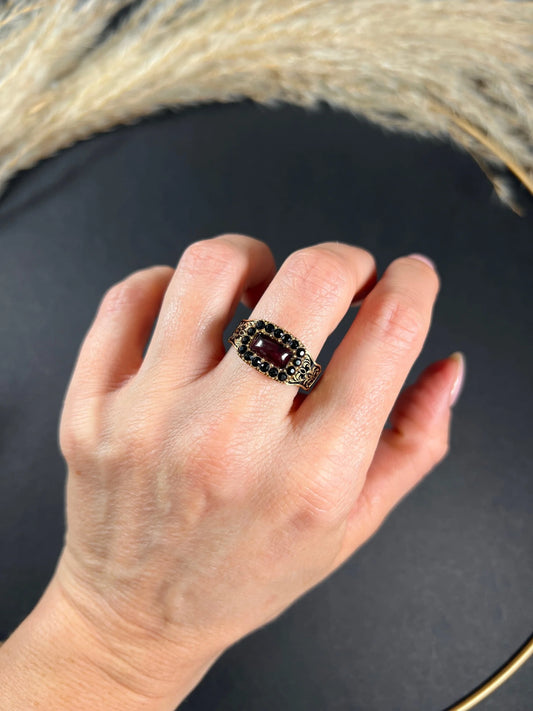 Antique 15ct Gold, Georgian Onyx, Garnet & Enamel Mourning Ring, Memorial Jewellery Dated 1824