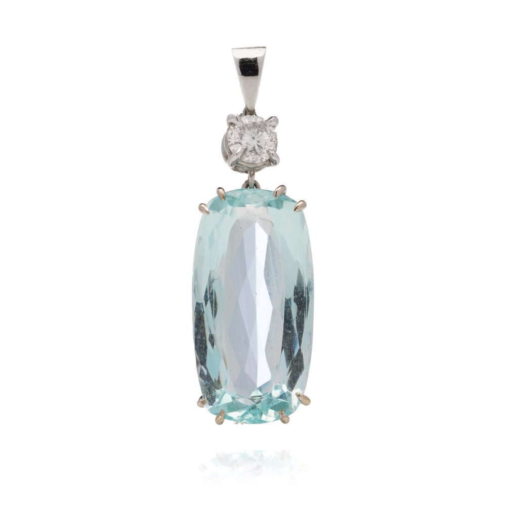 White gold pendant with 8.68 Aquamarine and one diamond, made in 21st century.