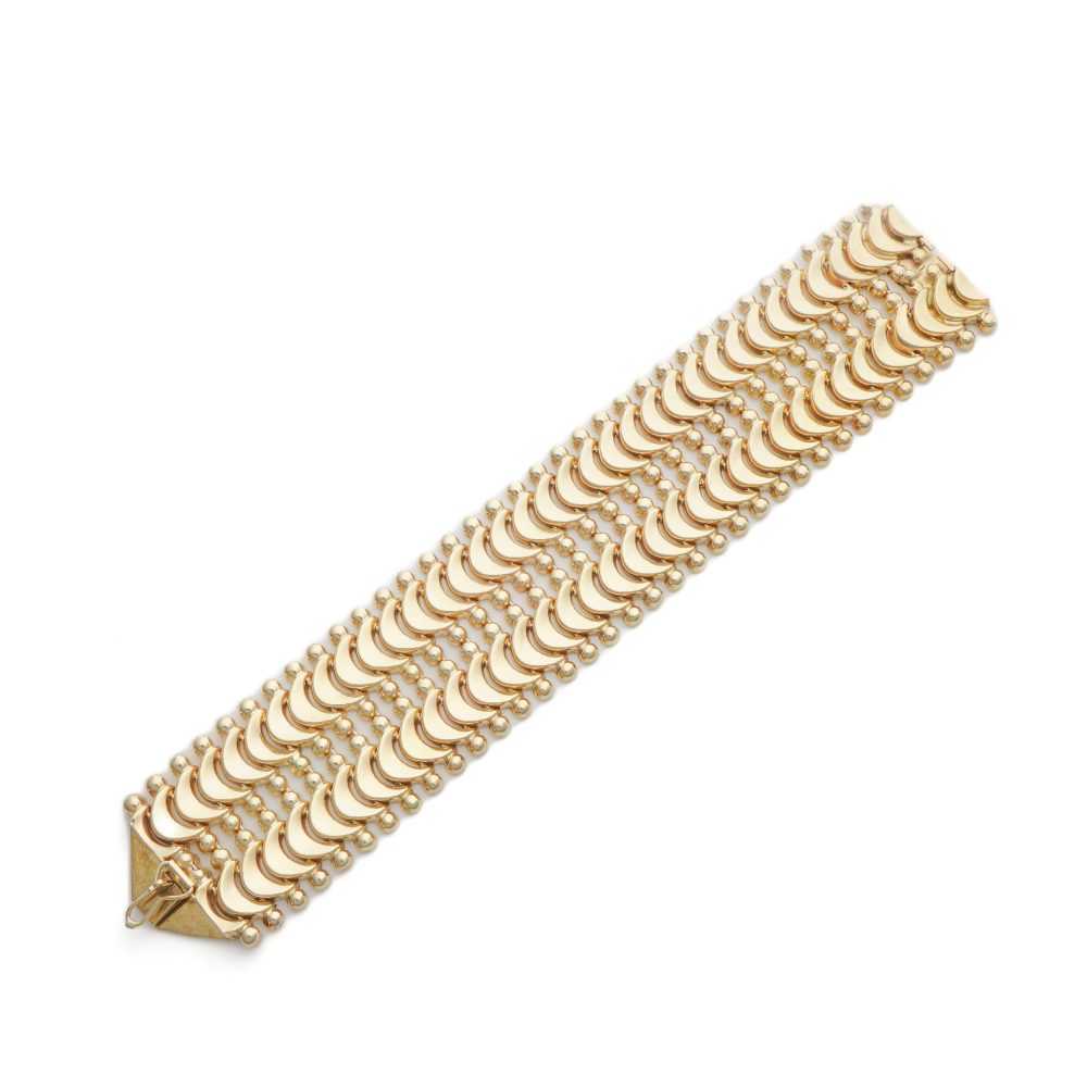 Vintage Retro 18ct Yellow Gold Wide Cuff Bracelet composed of double chevron links. Circa 1940s-1960s