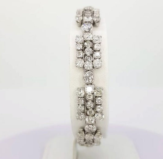 French Art Deco Diamond Bracelet in Platinum, 12 carats