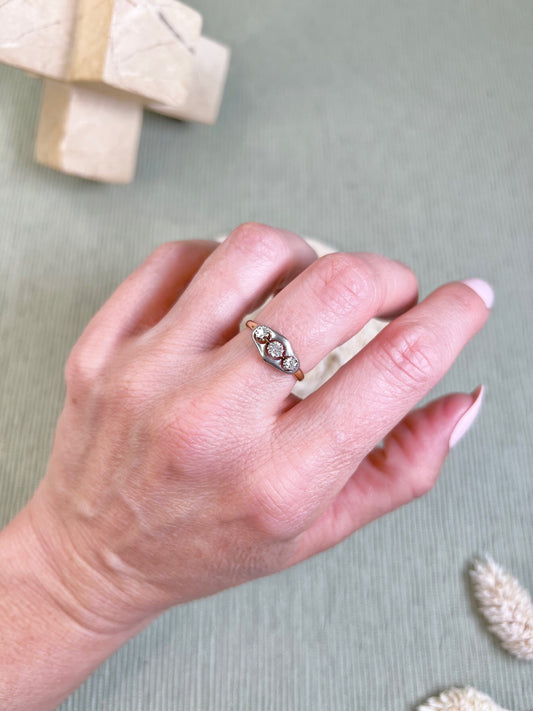 Antique 18ct Gold & Platinum 1920’s Diamond Three Stone Trilogy Ring