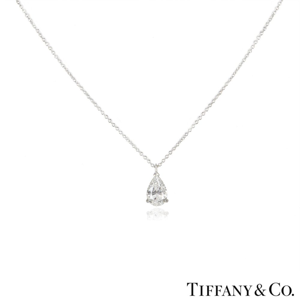 Diamond pendant in platinum.