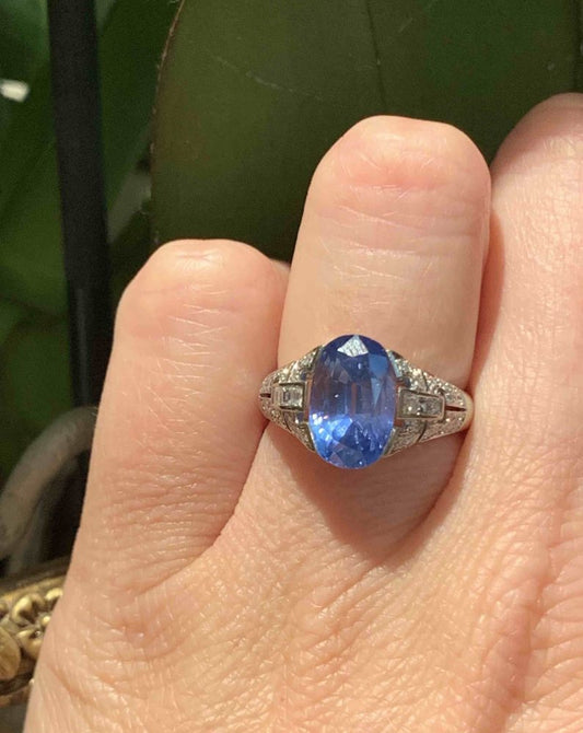 Art Deco vintage 1950 sapphire diamond ring diamond shoulders