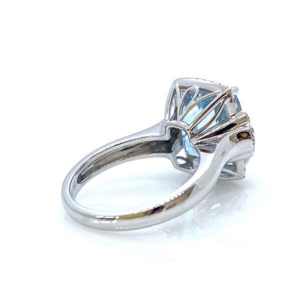 Aquamarine and diamond Cluster Dress ring, 6.50 carats, White Gold