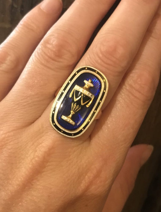 Georgian enamel and gold memorial ring Urn blue white enamel