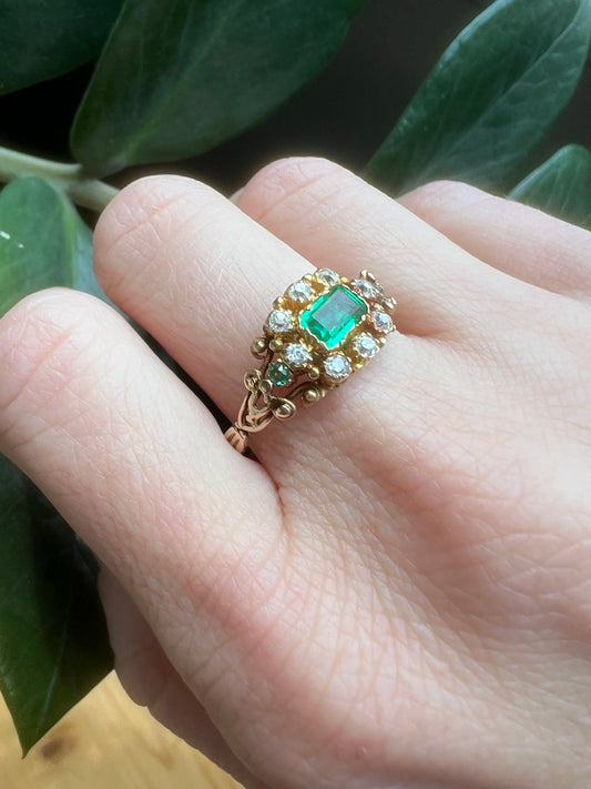 Victorian Antique Emerald and Old Cut Diamond Cluster Ring in 18ct Gold