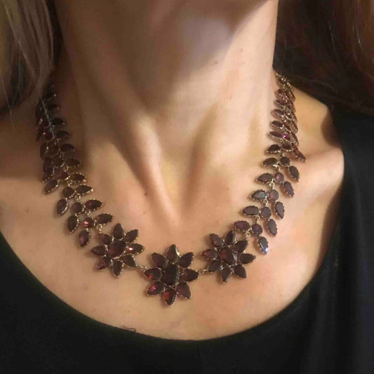 GEORGIAN GARNET NECKLACE