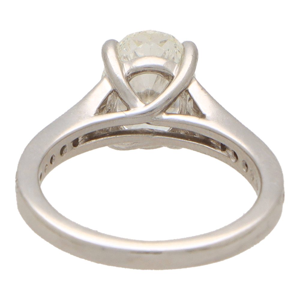 GIA Certified 2.01 Carat Diamond Ring In Platinum