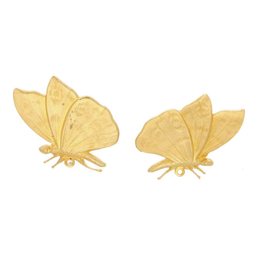 Butterfly earrings in gold.