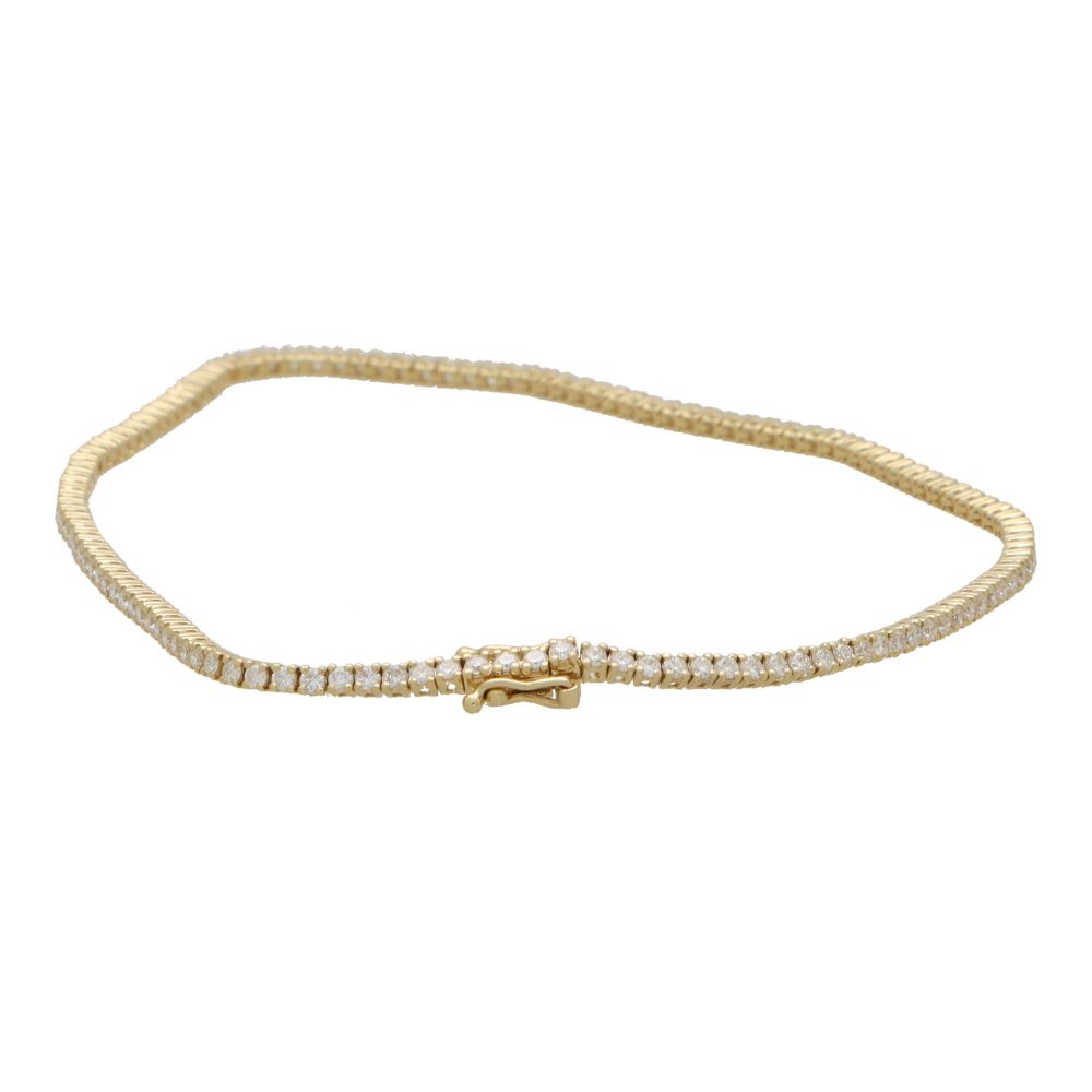 2.18 diamond line bracelet in yellow gold.