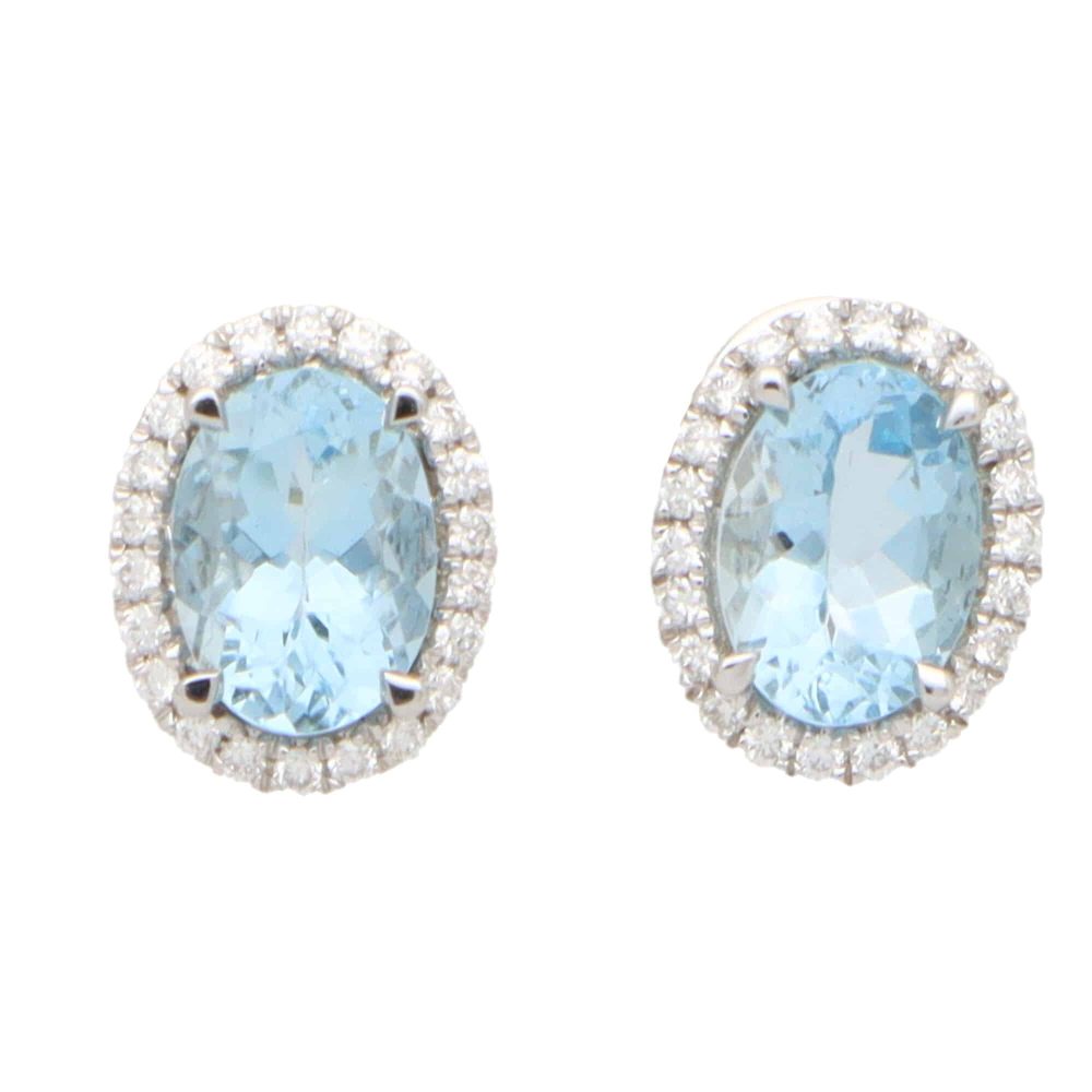 Aquamarine and diamond earrings in white gold.