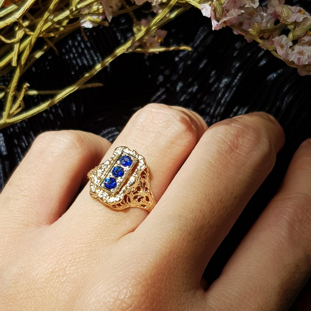 Sapphire Three Stone and Yellow Gold Filigree Ring