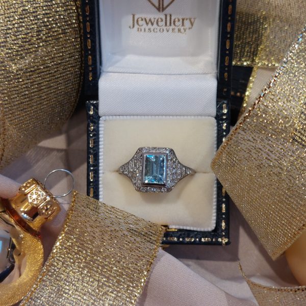 Vintage Aquamarine and Diamond Ring