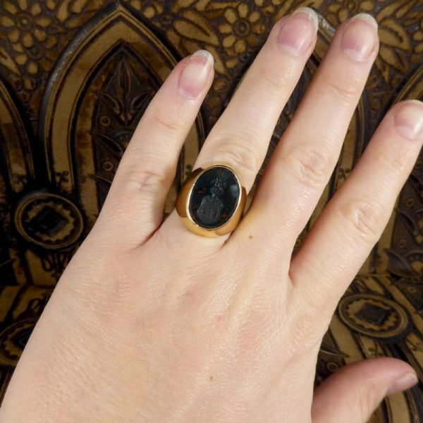 Vintage Carved Bloodstone 18ct Gold Signet Ring