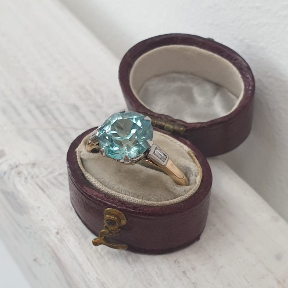 Vintage Zircon and Diamond 18ct Gold Platinum Ring