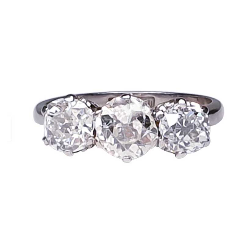 Art Deco Three Stone Diamond Engagement Ring, 2 carats Platinum