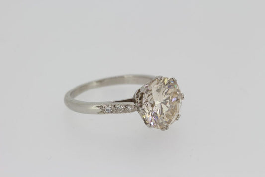 3.01ct Diamond Solitaire Engagement Ring in Platinum; featuring a 3.01 carat diamond, eight double-claw set, with delicate diamond-set shoulders