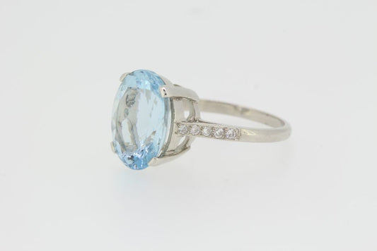 5.30ct Aquamarine Solitaire Ring with Diamonds