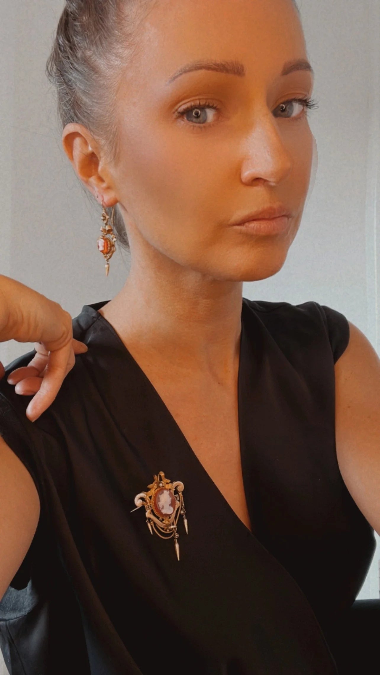 Antique 15 Carat Gold Victorian Hardstone Cameo Earrings