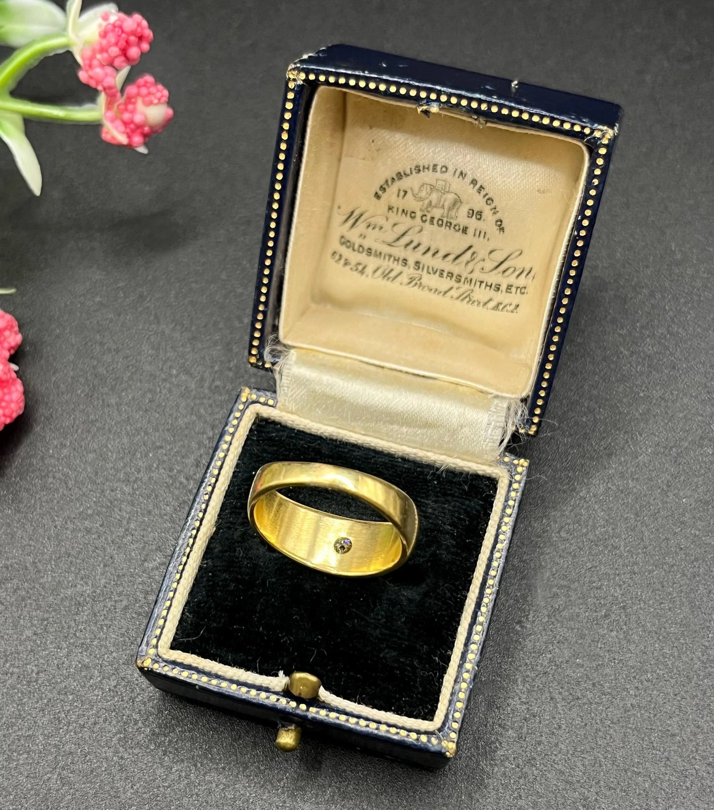 Vintage 18 ct Yellow Gold, Star Set Diamond Gypsy Band Ring
