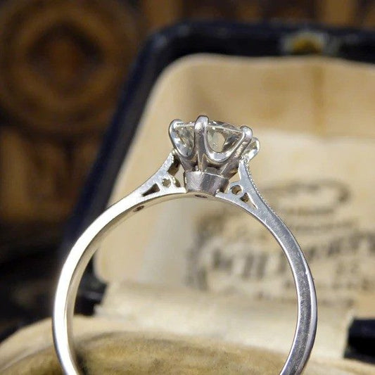Diamond engagement ring in platinum.
