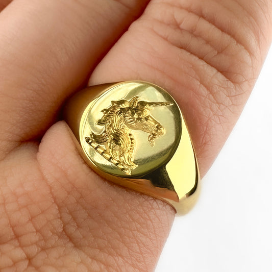 Vintage 18ct Yellow Gold Unicorn Intaglio Signet Ring