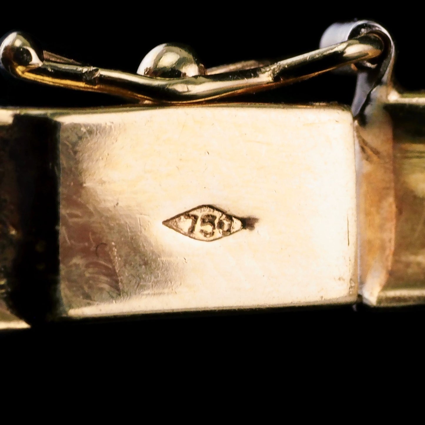 A Fine Vintage 18ct Gold Ruby Diamond and Pearl Bow Necklace