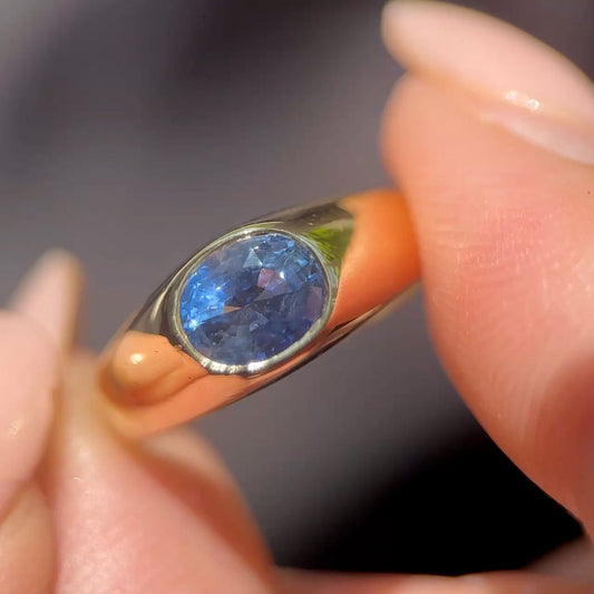 Vintage No Heat Ceylon Sapphire Solitaire Gypsy Ring