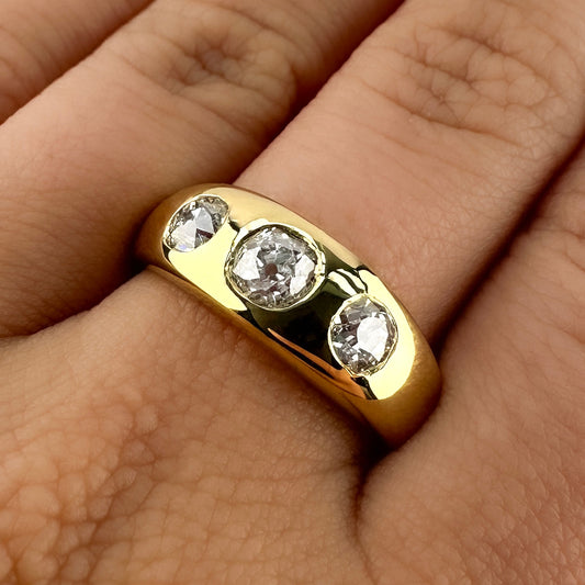 Victorian Antique 1.50cts Old Mine Cut Diamond Trilogy Three Stone Gypsy Ring in 18ct Yellow Gold