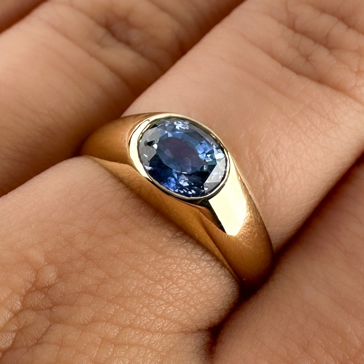 Vintage No Heat Ceylon Sapphire Solitaire Gypsy Ring