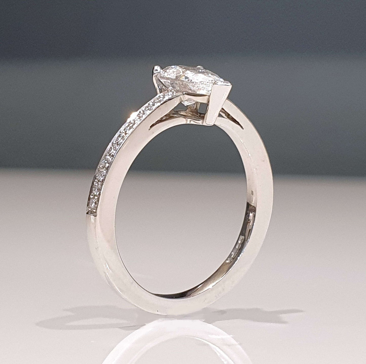 1.01ct Pear Cut Diamond Solitaire Engagement Ring in Platinum