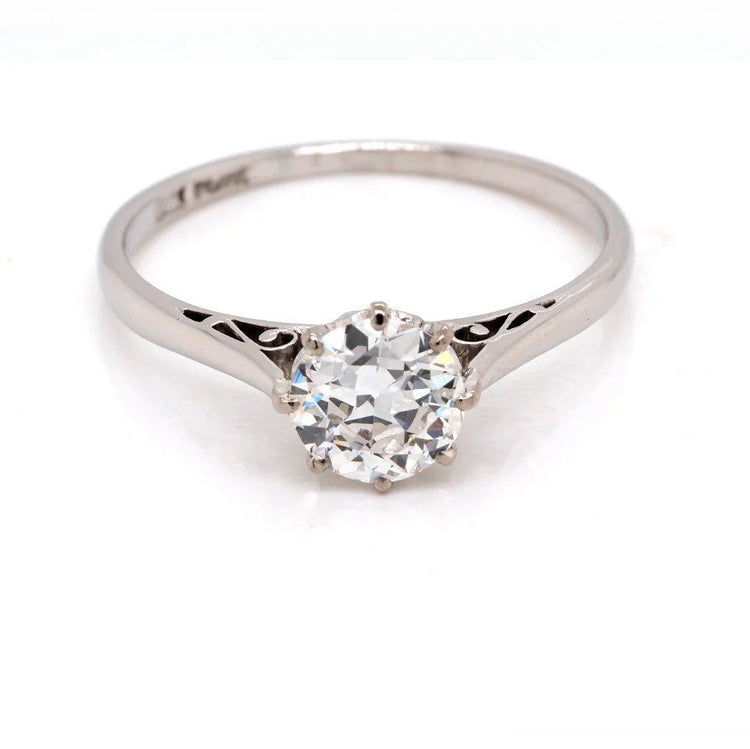 Vintage Diamond solitaire ring in platinum.