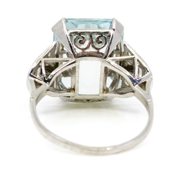 Retro 9.5ct Aquamarine and Diamond Ring
