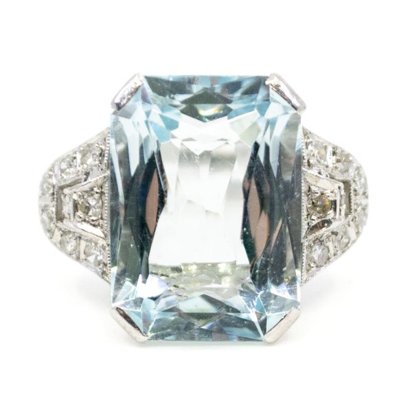 Retro 9.5ct Aquamarine and Diamond Ring