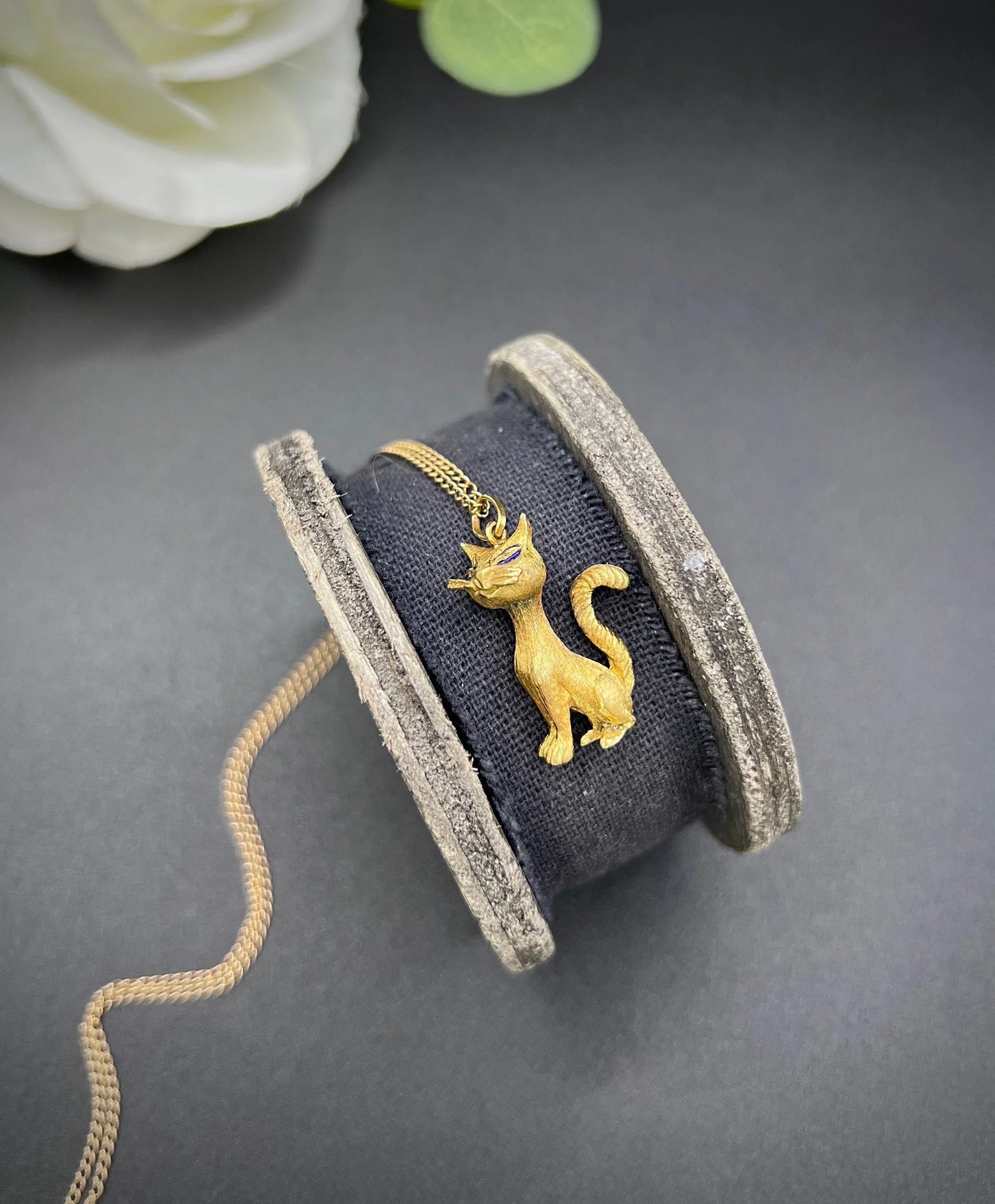 Antique 18 ct Yellow Gold, Edwardian Cat Pendant