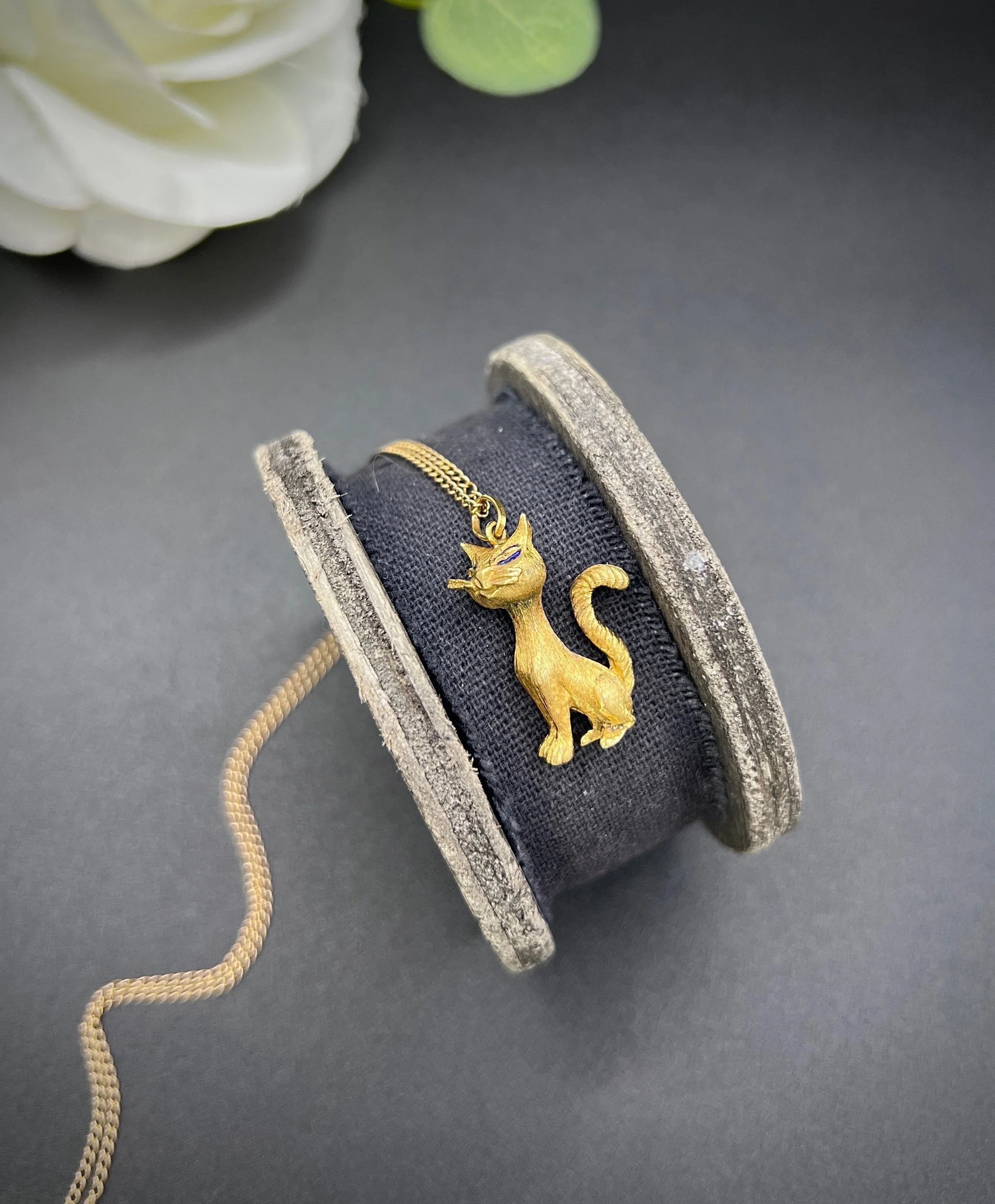 Antique 18 ct Yellow Gold, Edwardian Cat Pendant