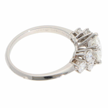 Boucheron diamond ring in platinum.