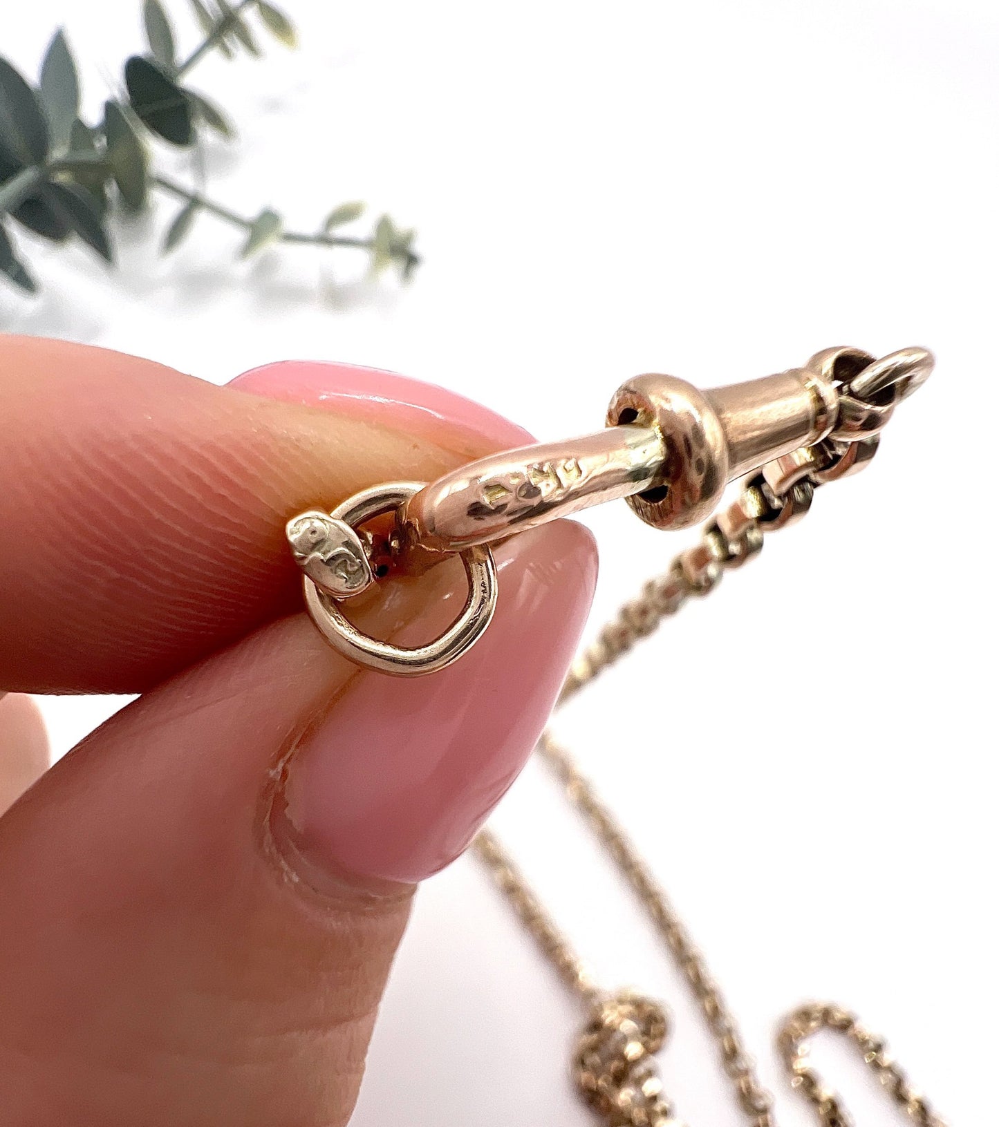 Antique 9 Carat Rose Gold 28 Inch Rolo Link Chain with Swivel Clasp, Circa 1900