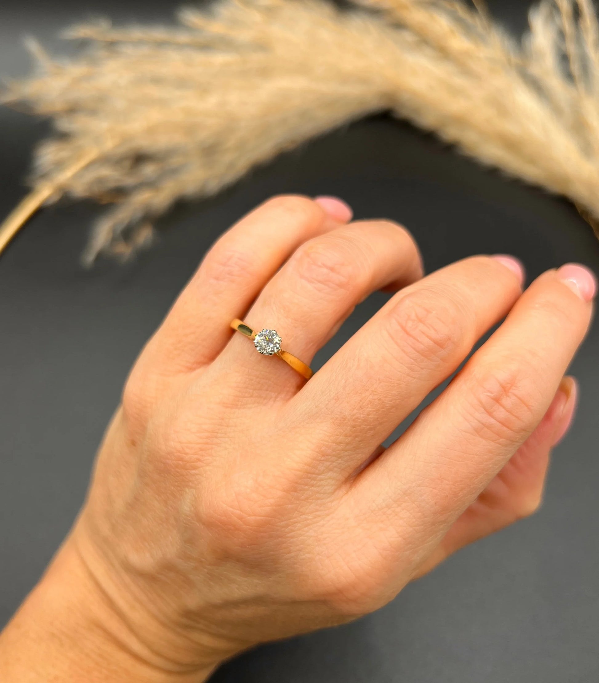 Vintage 18 ct Yellow Gold Diamond Single Stone Engagement Ring