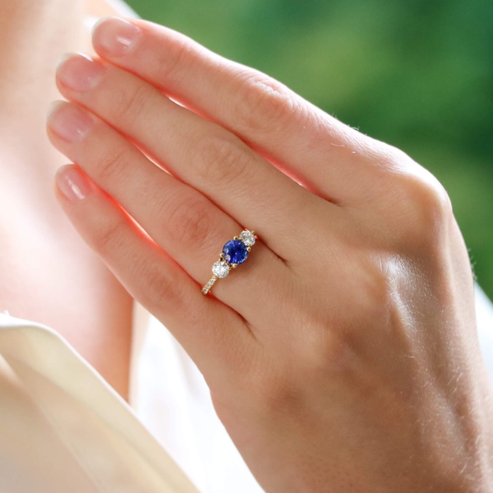 1.10ct Natural Sapphire and Diamond Three Stone Ring with GIA Certificates diamond set band