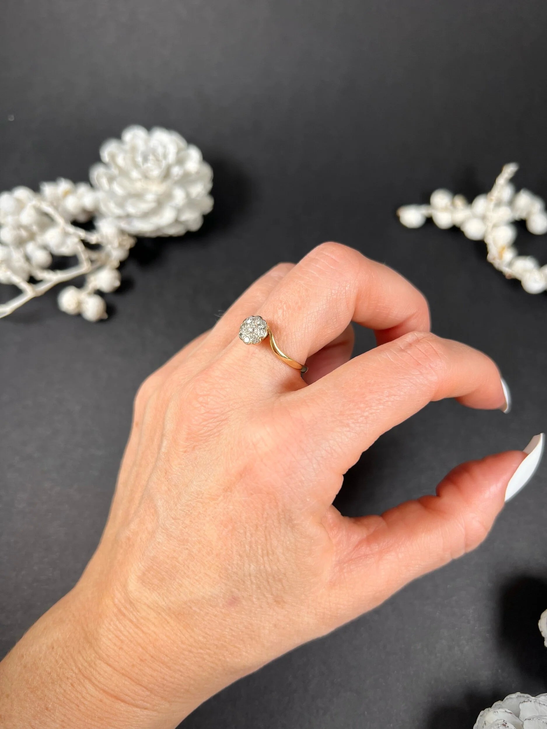 Antique 18ct Gold & Platinum Stamped, Edwardian Diamond Daisy Ring