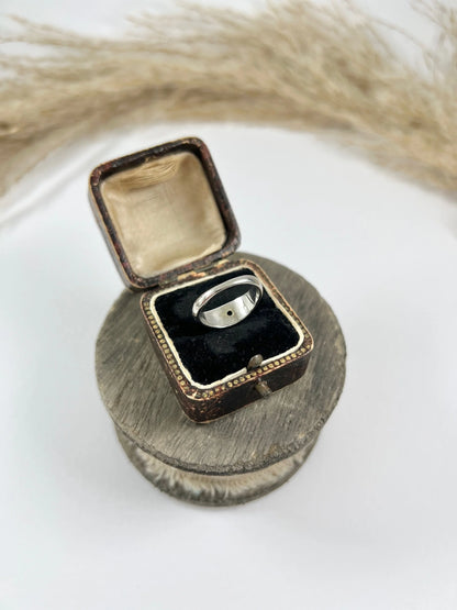 Antique 18ct White Gold, 1920s French Stamped, Dome Shaped Diamond Band Ring