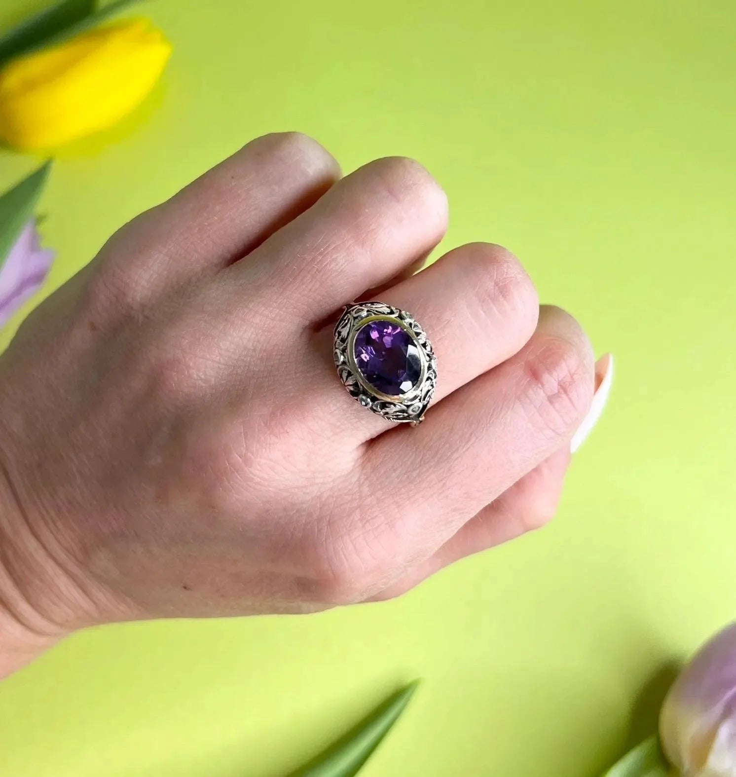 Antique 18 Carat Yellow and White Gold Oval Amethyst and Diamond Ring