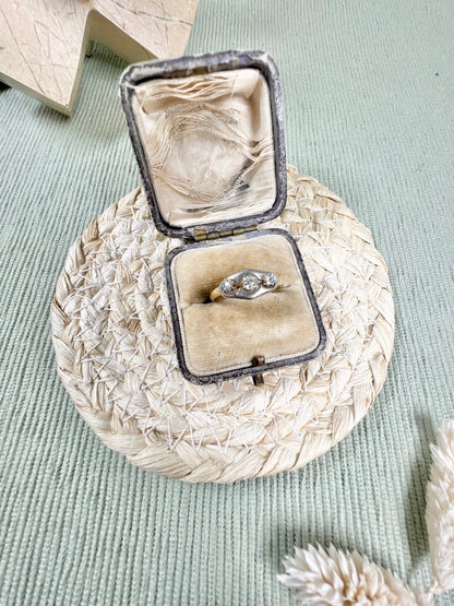 Antique 18ct Gold & Platinum 1920’s Diamond Three Stone Trilogy Ring
