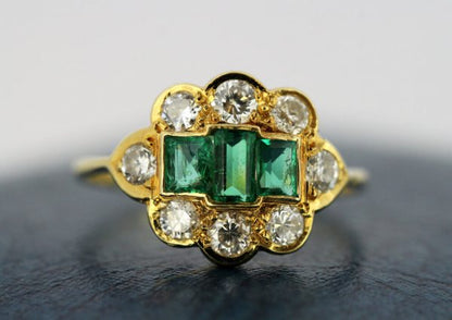 Vintage Emerald and Diamond Ring in 18ct Yellow Gold