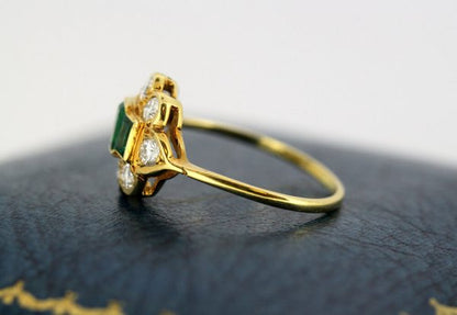 Vintage Emerald and Diamond Ring in 18ct Yellow Gold