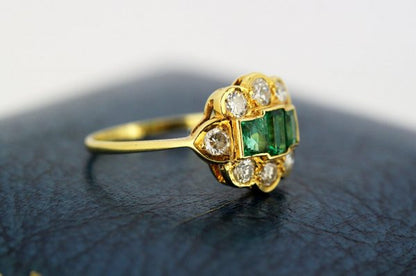 Vintage Emerald and Diamond Ring in 18ct Yellow Gold