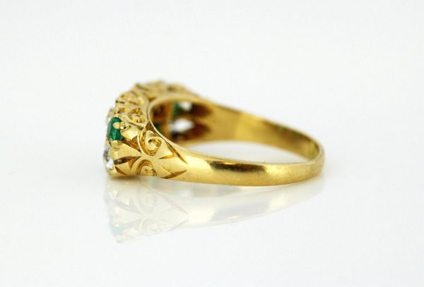 Antique Victorian Emerald and Diamond Ring in 18ct Yellow Gold, Circa 1890s