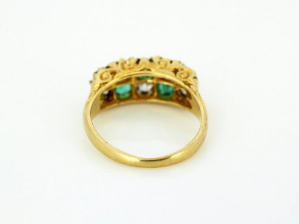 Antique Victorian Emerald and Diamond Ring in 18ct Yellow Gold, Circa 1890s
